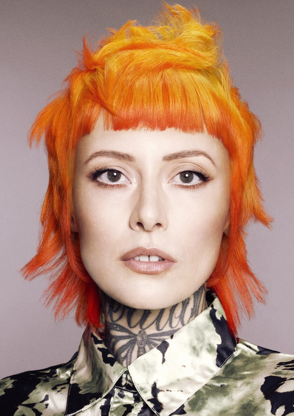 Bronze UK Donna Page 2