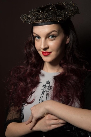 Mati: Kristine Pelcberga; Grims: Jana Kozlova; Modele: Undīne Bērziņa