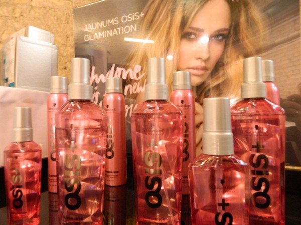 Создавая эту коллекцию Schwarzkopf professional создал также новые линии для укладки волос, которые подойдут как для салоных укладок, так и для hand-made 