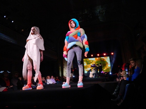 Jaunu kolekciju prezentē Latvijas modes dizaineres Zane Prokofjeva, Laima Ūdre, Santa Matule un Liene Bite.