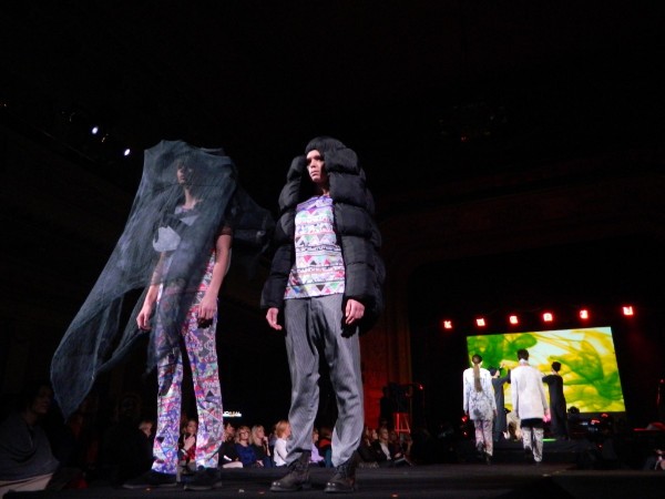 Jaunu kolekciju prezentē Latvijas modes dizaineres Zane Prokofjeva, Laima Ūdre, Santa Matule un Liene Bite.