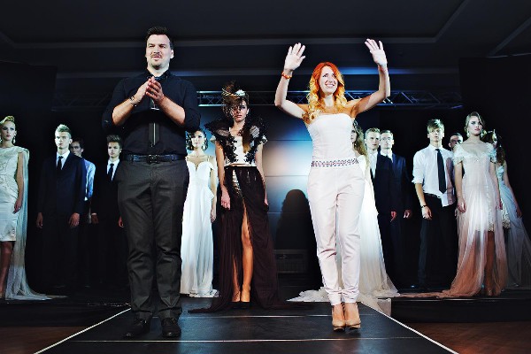  Maskavas radošā dueta Jurija Ždanova un Irinas Agrbas vīriešu un sieviešu frizūru kolekcija 