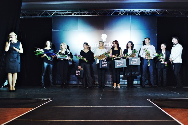 Schwarzkopf Professional apsveic savus labākus klientus