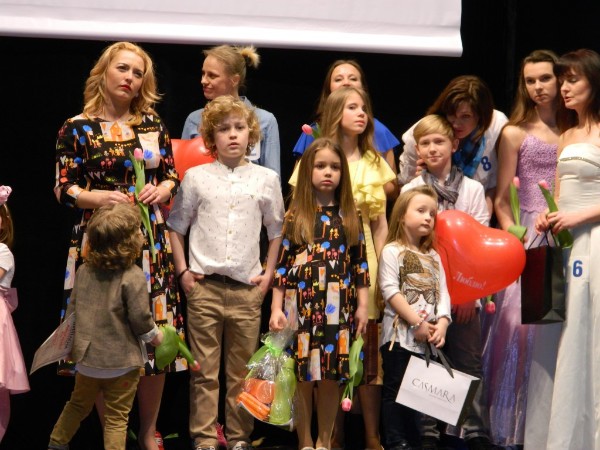 Žurnāla LUBĻU ģimenes konkurss- Family Look