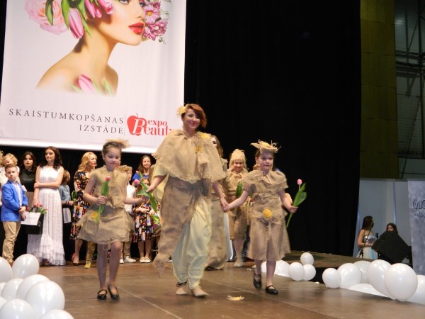 Žurnāla LUBĻU ģimenes konkurss- Family Look