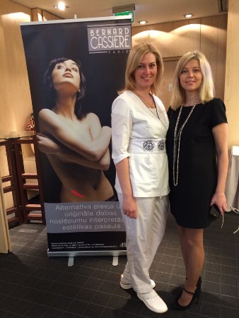 BERNARD CASSIERE Galvenā trenere Latvijā Jeļena Dubovicka un BERNARD CASSIERE Latvijas menedžere Jeļena Kirhenšteine