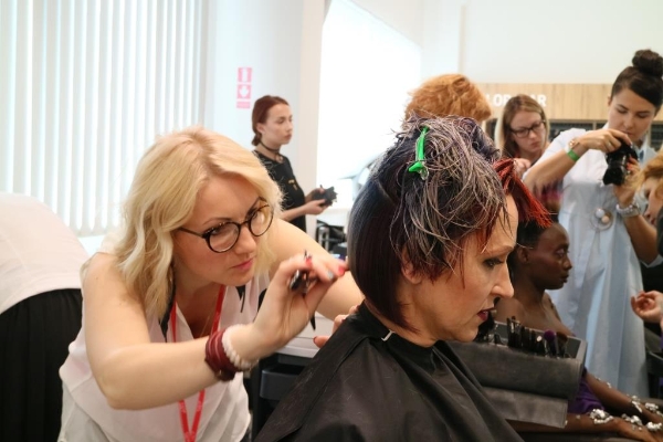 Dalībnieku darbība Wella Internetion Studio