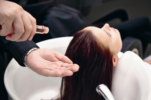 BC_Therapies_RoseOil_Paula_0140